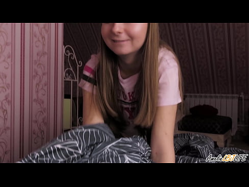 ❤️ Blondie souse BFF li a pwofondman epi li pran kom nan bouch li ❌ Porno nan ht.sexeey.ru