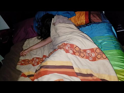 ❤️ Stepson ap reprimande jenn bèlmè li pandan l ap dòmi. ❌ Porno nan ht.sexeey.ru